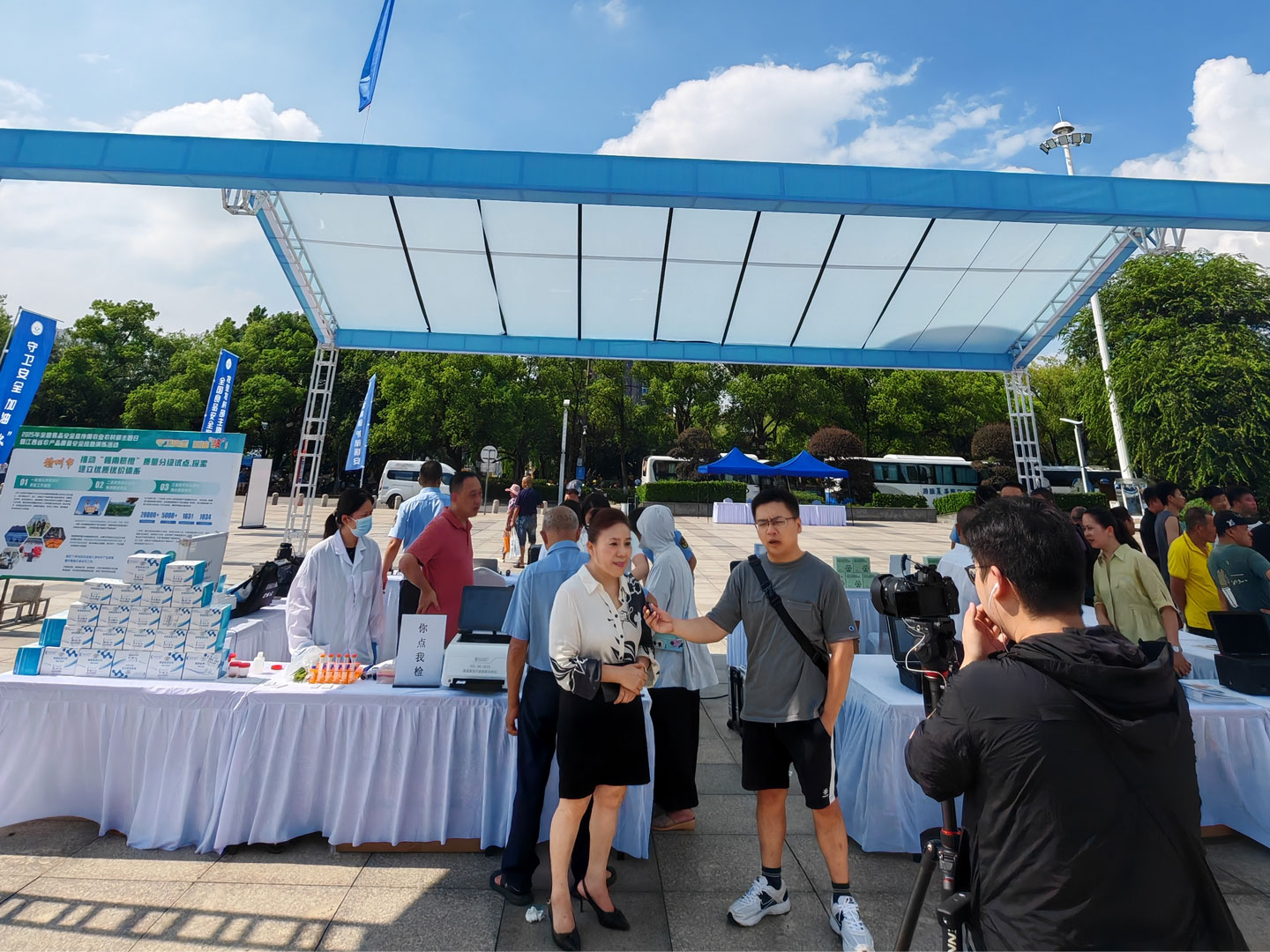 1754046917961115.jpg 25農(nóng)業(yè)部食安活動(dòng)日_我司在接受江西省電視臺(tái)采訪.jpg