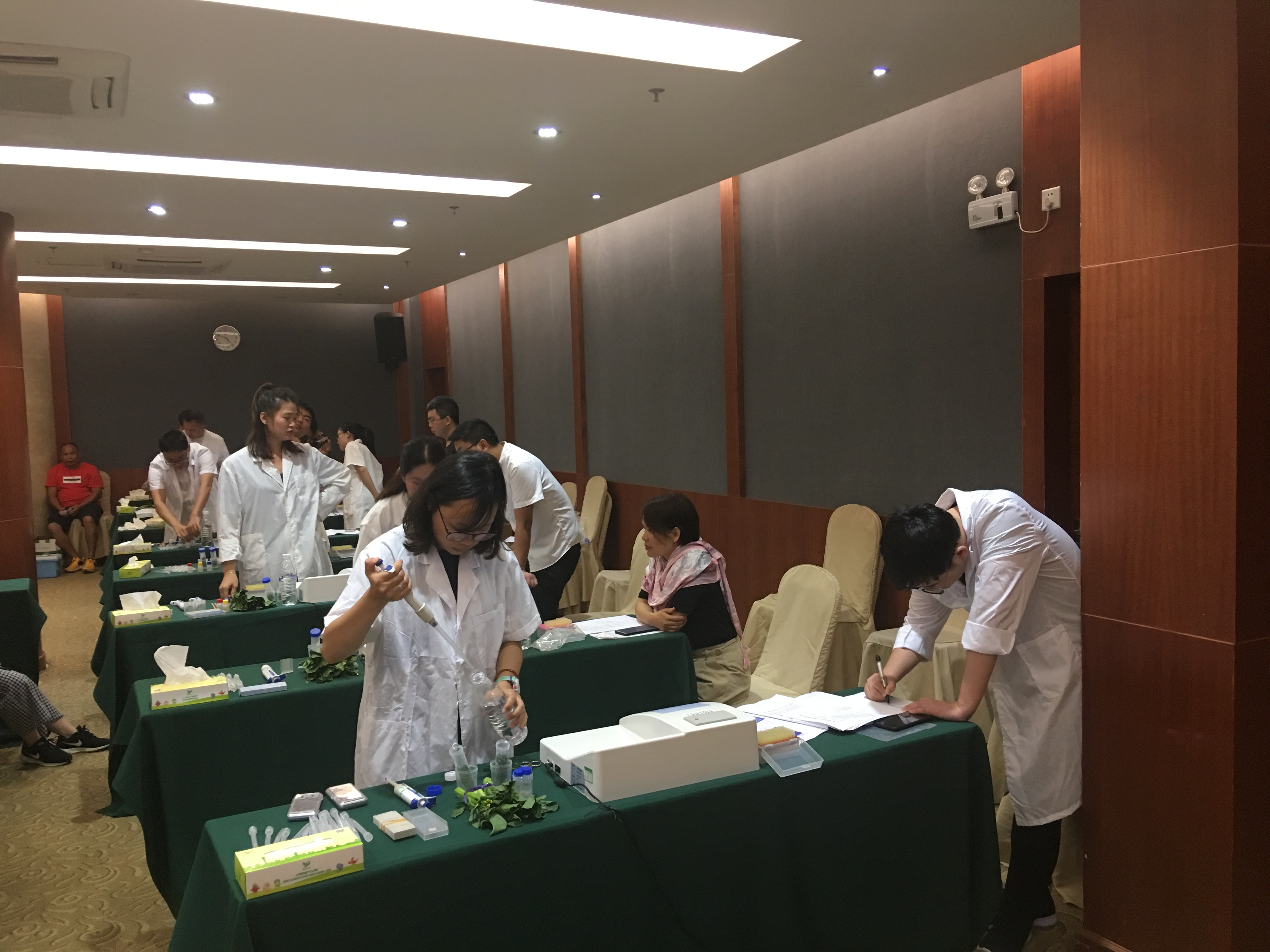 番禺區(qū)農(nóng)產(chǎn)品質量安全形式分析會暨農(nóng)產(chǎn)品質量安全法規(guī)及業(yè)務技能培訓會圓滿結束